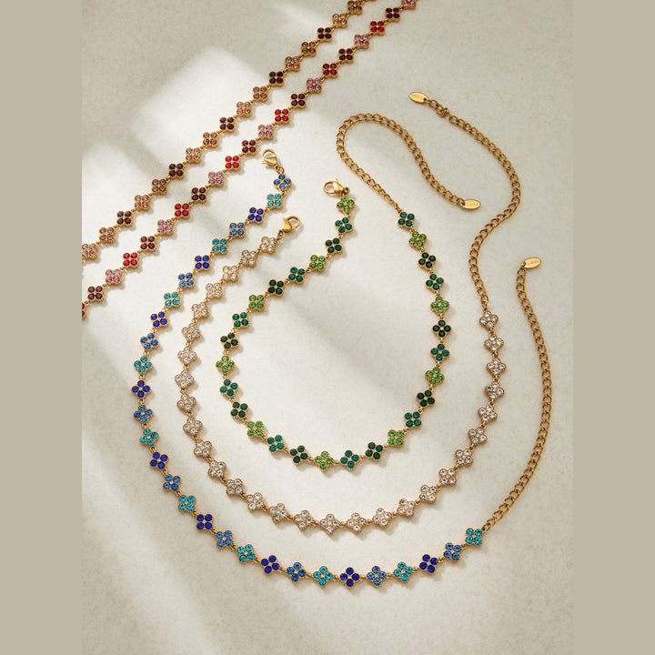 Colliers Mila dans leurs quatre coloris