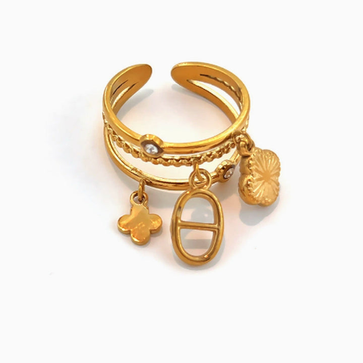 Bague Romy portée au doigt